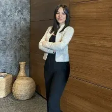 Ody. Kübra Yıldız — Odyoloji (Dil, Konuşma ve Ses Bozuklukları), İzmit, Kocaeli. Portre fotoğrafı.