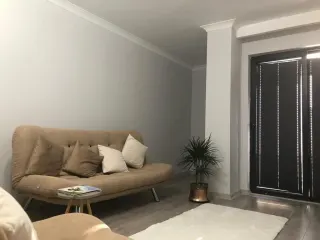 Dkt. Emel Gürler profilinde yer alan galeri fotoğrafı.