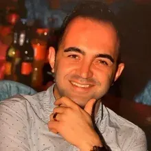 Uzm. Psk. Atakan Aslan — Psikoloji, Aydın. Portre fotoğrafı.