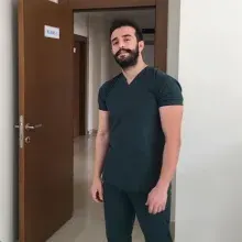Dt. Tugay Anık — Diş Hekimi, Ankara. Portre fotoğrafı.