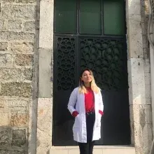 Erg. Cansu Tosun — Ergoterapi, İstanbul. Portre fotoğrafı.