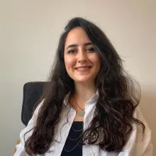 Uzm. Psk. Selen Özbek — Psikoloji. Portre fotoğrafı.