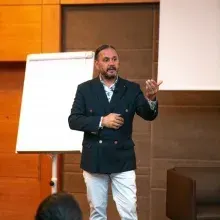 Prof. Dr. Cebrail Kısa — Psikiyatri, Ankara. Portre fotoğrafı.