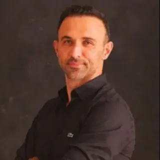 Doç. Dr. Alper Kafkaslı profilinde yer alan galeri fotoğrafı.