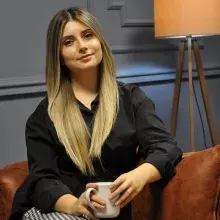 Psk. Hande Şahin — Psikoloji, Kayseri. Portre fotoğrafı.