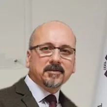Prof. Dr. Uğur Deveci — Genel Cerrahi, Maltepe, İstanbul. Portre fotoğrafı.