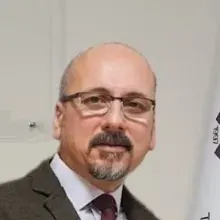 Prof. Dr. Uğur Deveci — Genel Cerrahi, Maltepe, İstanbul. Portre fotoğrafı.
