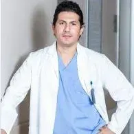 Op. Dr. Zekeriya Kul — Plastik Rekonstrüktif Ve Estetik Cerrahi, İstanbul. Portre fotoğrafı.