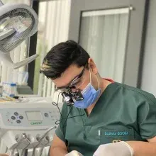 Dt. Taha Meriç Sevgili — Diş Hekimi, Adana. Portre fotoğrafı.