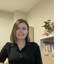 Psk. Gülfer Ece Kabayel — Psikoloji, Afyonkarahisar. Portre fotoğrafı.