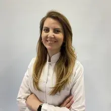 Prof. Dr. Nuray Yılmaz Altıntaş — Ağız Diş Ve Çene Cerrahisi, İstanbul. Portre fotoğrafı.