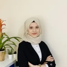 Kl. Psk. Büşra Kanburoğlu — Psikoloji, İstanbul. Portre fotoğrafı.