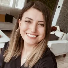 Dt. Sema Kartop — Diş Hekimi, Ankara. Portre fotoğrafı.