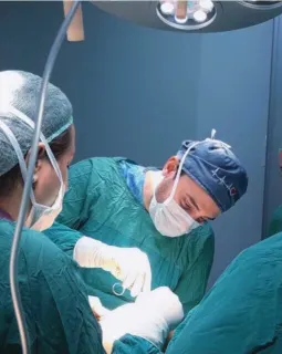 Op. Dr. Murat Paşaoğlu profilinde yer alan galeri fotoğrafı.
