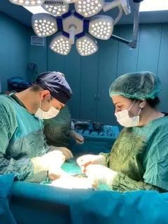 Op. Dr. Emine Suat profilinde yer alan galeri fotoğrafı.