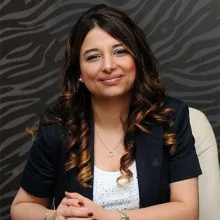 Uzm. Psk. Dan. E. Esra Alıcı — Psikolojik Danışma ve Rehberlik. Portre fotoğrafı.