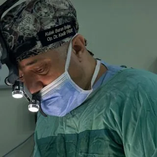 Op. Dr. Kadir Fırat — Kulak Burun Boğaz, Ankara. Portre fotoğrafı.