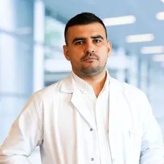 Op. Dr. Khassan Saıdazımov — Beyin Ve Sinir Cerrahisi, Denizli. Portre fotoğrafı.