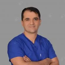 Prof. Dr. Tamer Seyhan — Plastik Rekonstrüktif Ve Estetik Cerrahi, Adana. Portre fotoğrafı.