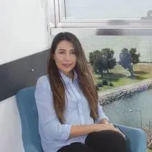 Psk. Ceren Yağcıköseoğlu — Psikoloji, İzmir. Portre fotoğrafı.