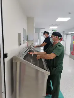Op. Dr. Alper Hacıoğlu profilinde yer alan galeri fotoğrafı.