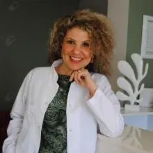 Op. Dr. Güray Ünlü — Kadın Hastalıkları Ve Doğum, Antalya. Portre fotoğrafı.
