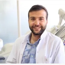 Uzm. Dt. Veysel Güner — Diş Hekimi, Batman. Portre fotoğrafı.