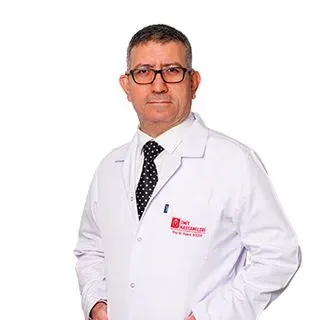 Doç. Dr. Hakan Göçer — Kardiyoloji, Tepebaşı, Eskişehir. Portre fotoğrafı.