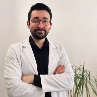 Uzm. Dr. Volkan Kolcu — Psikiyatri, Kırklareli. Portre fotoğrafı.