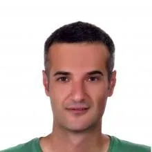 Dr. Öğr. Üyesi Bora Uzuner — Atakum, Samsun. Portre fotoğrafı.