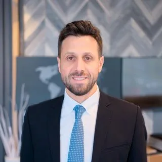 Prof. Dr. Selçuk Erkılınç — İzmir. Portre fotoğrafı.