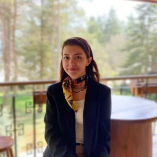 Kl. Psk. Yağmur Akcan Eren — Psikoloji, Ankara. Portre fotoğrafı.