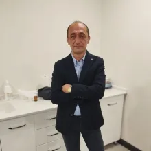 Dt. Zeynel Erdoğan — Diş Hekimi, Ankara. Portre fotoğrafı.