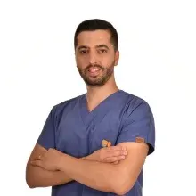 Uzm. Dt. Sinan Ala — Ağız Diş Ve Çene Cerrahisi, Balıkesir. Portre fotoğrafı.
