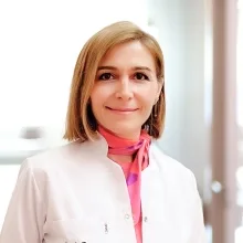 Prof. Dr. Memnune Sena Ulu — Nefroloji, Kadıköy, İstanbul. Portre fotoğrafı.