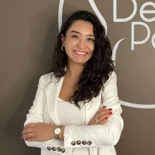 Dr. Dt. Buğse Şakı Çınarcık — İzmir. Portre fotoğrafı.