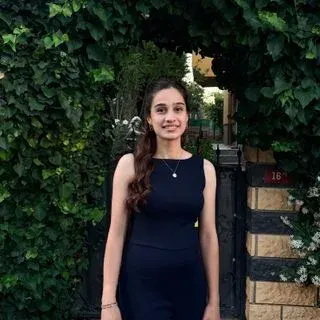 Dkt. Helin Ukay — Dil ve konuşma terapisi, Van. Portre fotoğrafı.