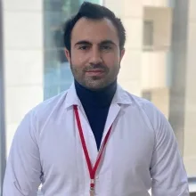 Dyt. Alper Büyükbayram — Diyetisyen. Portre fotoğrafı.