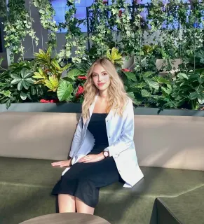 Dkt. Duygu Filik profilinde yer alan galeri fotoğrafı.