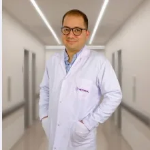 Uzm. Dr. Ömer Dikici — Fiziksel Tıp Ve Rehabilitasyon, Aliağa, İzmir. Portre fotoğrafı.