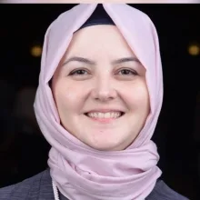 Dr. Dt. Tuğba Çolak — Ortodonti, Kocaeli. Portre fotoğrafı.