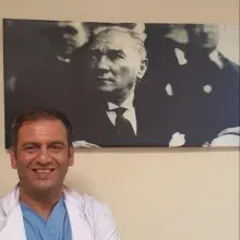 Doç. Dr. Osman Hakan Kocaman — Çocuk Cerrahisi, İstanbul. Portre fotoğrafı.