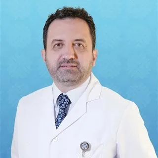 Doç. Dr. Mustafa Gürkan Yenice — Üroloji, İstanbul. Portre fotoğrafı.