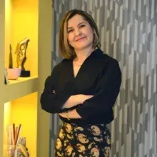 Prof. Dr. Fatma Arzu Kılıç — Dermatoloji, Balıkesir. Portre fotoğrafı.