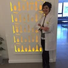 Dr. Dt. Özge Aktaş Özçıkrıkcı — Ankara. Portre fotoğrafı.