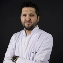 Dr. Zafer Çetinkaya — Pratisyen, İstanbul. Portre fotoğrafı.