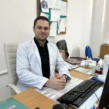 Op. Dr. Fatih Kurnaz — Kadın Hastalıkları Ve Doğum, Manisa. Portre fotoğrafı.