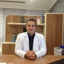 Op. Dr. Özgen Kıvanç — Plastik Rekonstrüktif Ve Estetik Cerrahi, İstanbul. Portre fotoğrafı.