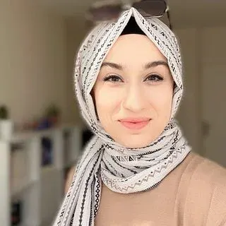 Psk. Gülşah Taşer Kahraman — Psikoloji, Ankara. Portre fotoğrafı.