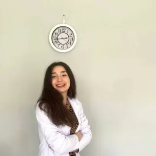Dt. Zeynep Hazal Şentürk profilinde yer alan galeri fotoğrafı.